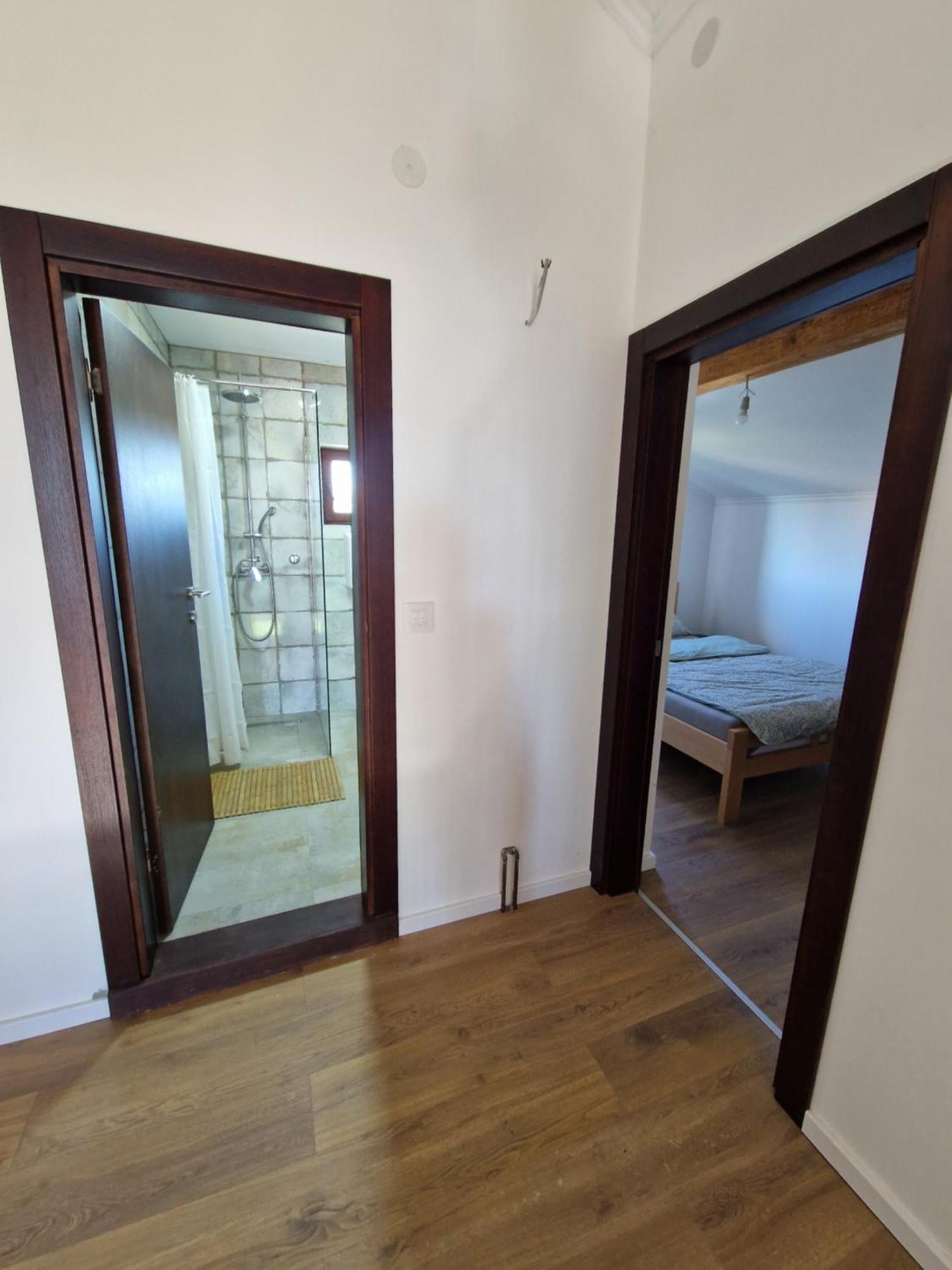Che Private Rooms Banovci Novi Banovci Exterior photo